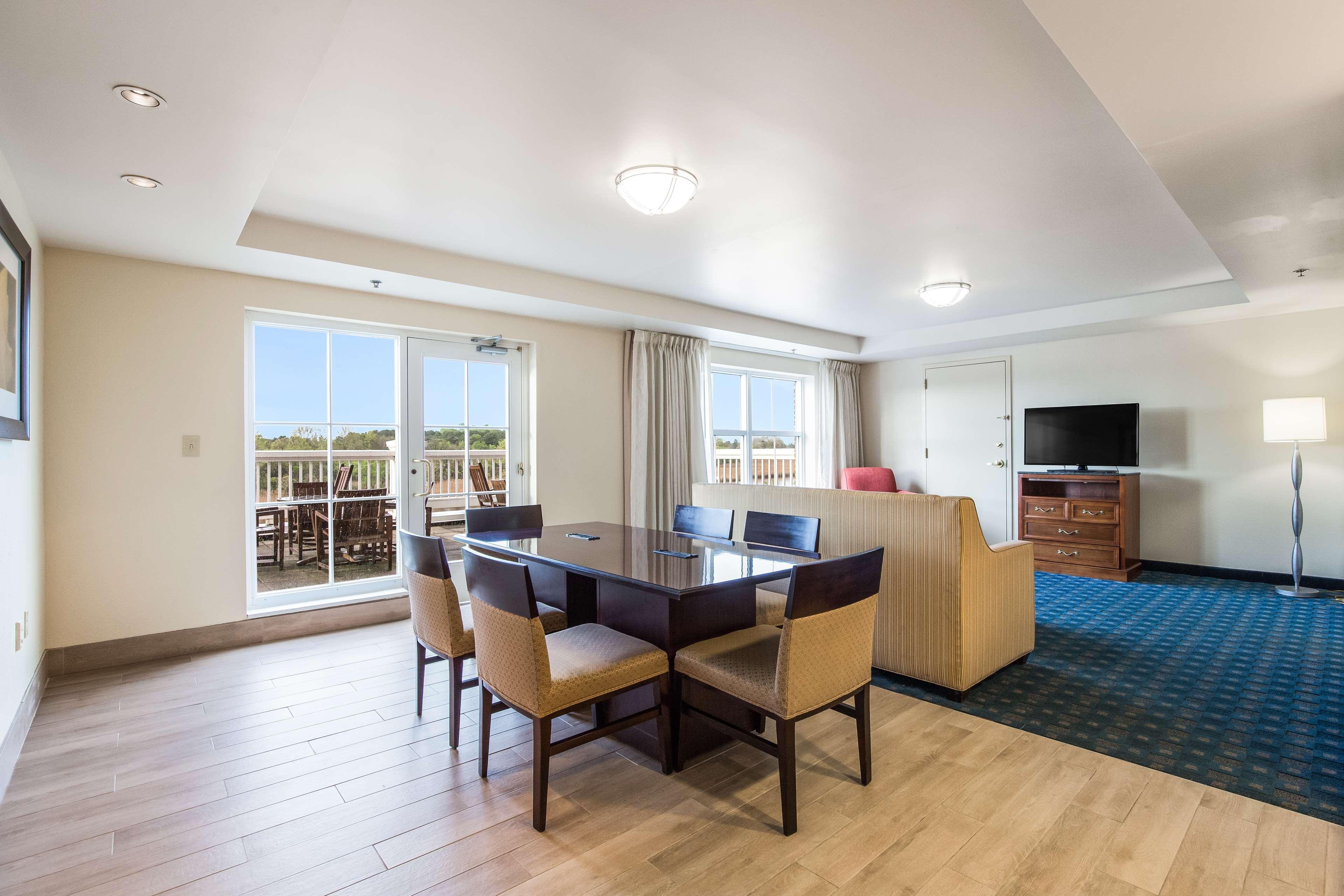 Hilton Garden Inn Suffolk Riverfront Экстерьер фото
