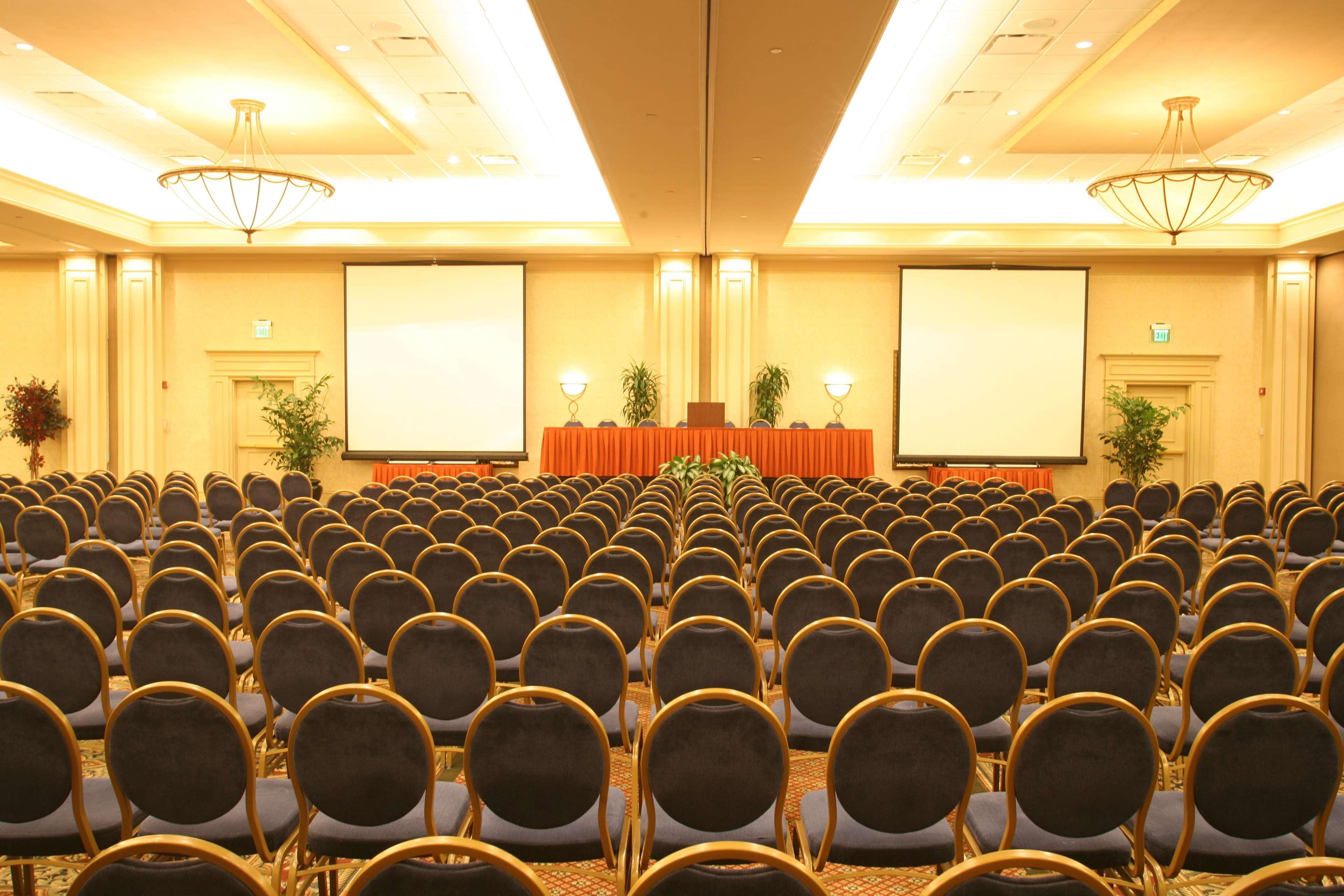 Hilton Garden Inn Suffolk Riverfront Экстерьер фото