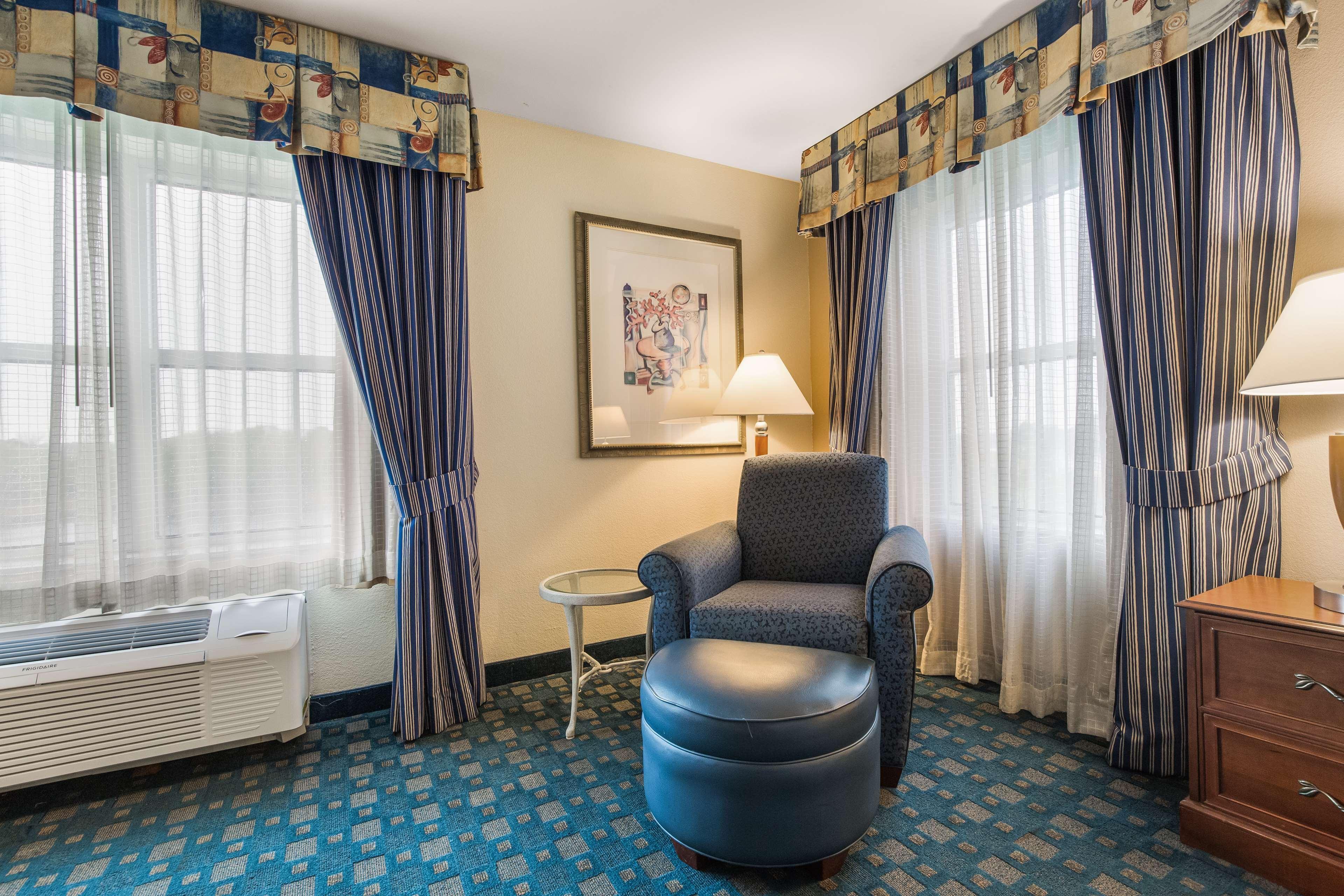 Hilton Garden Inn Suffolk Riverfront Экстерьер фото