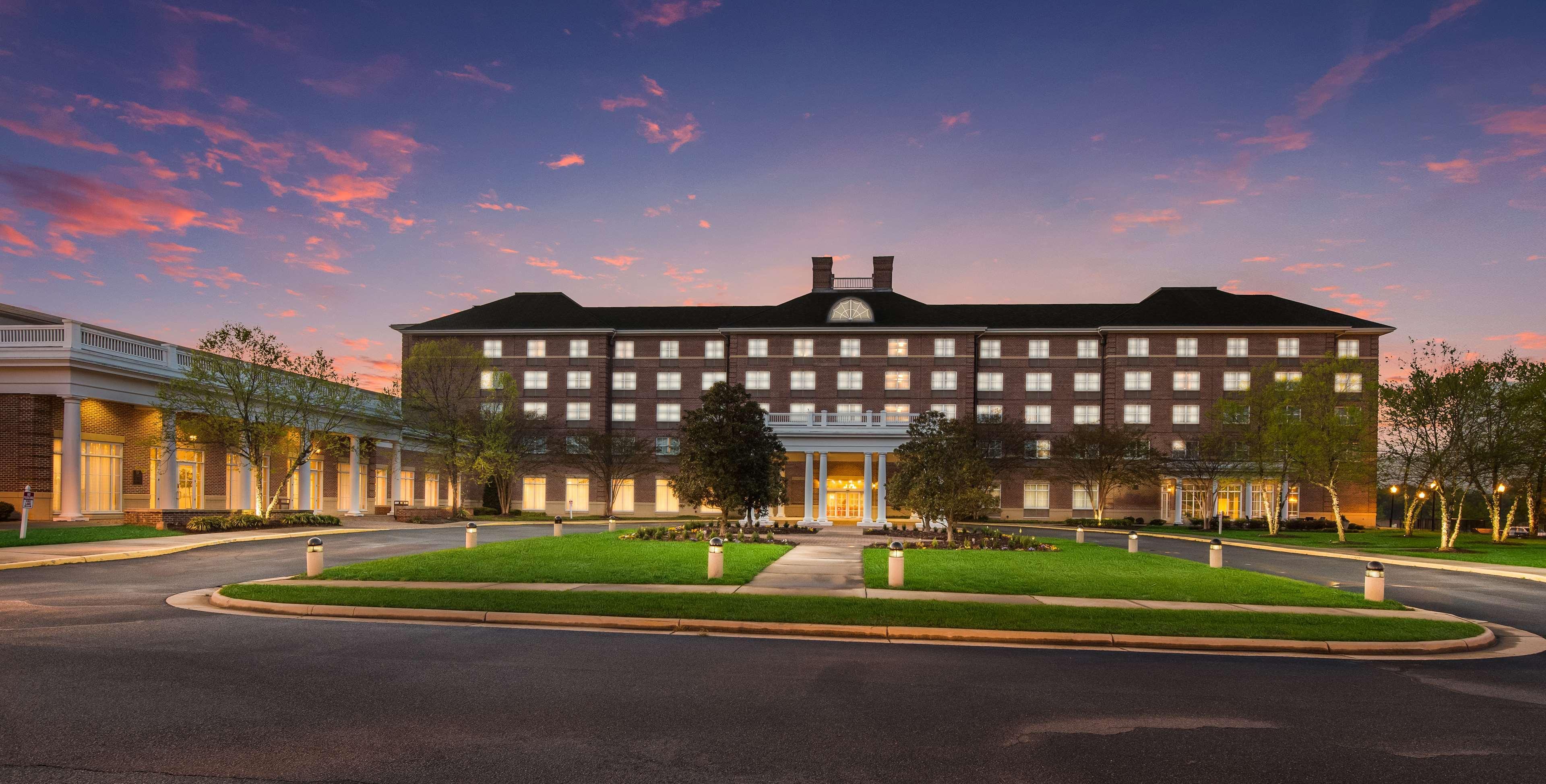 Hilton Garden Inn Suffolk Riverfront Экстерьер фото