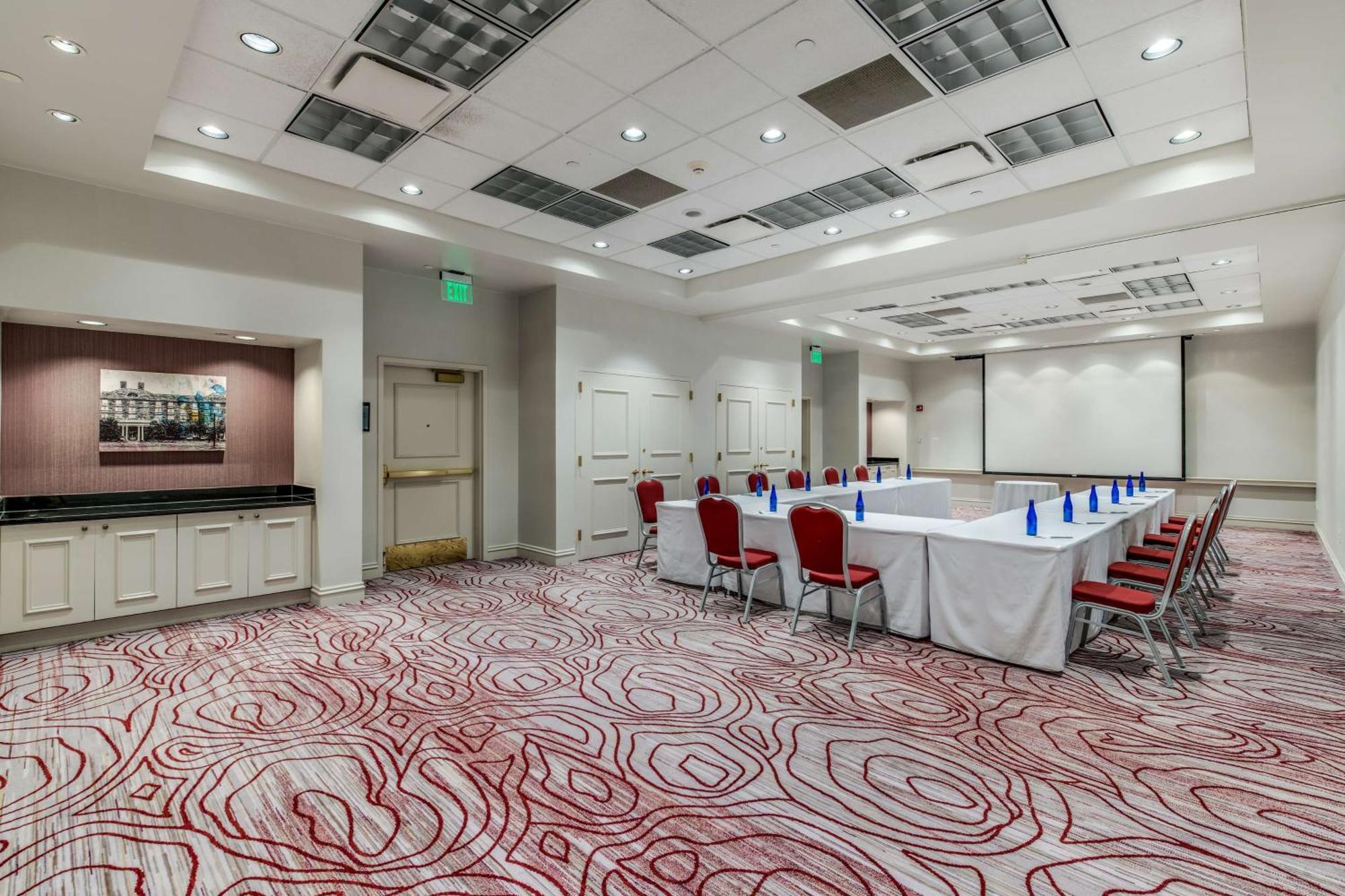 Hilton Garden Inn Suffolk Riverfront Экстерьер фото